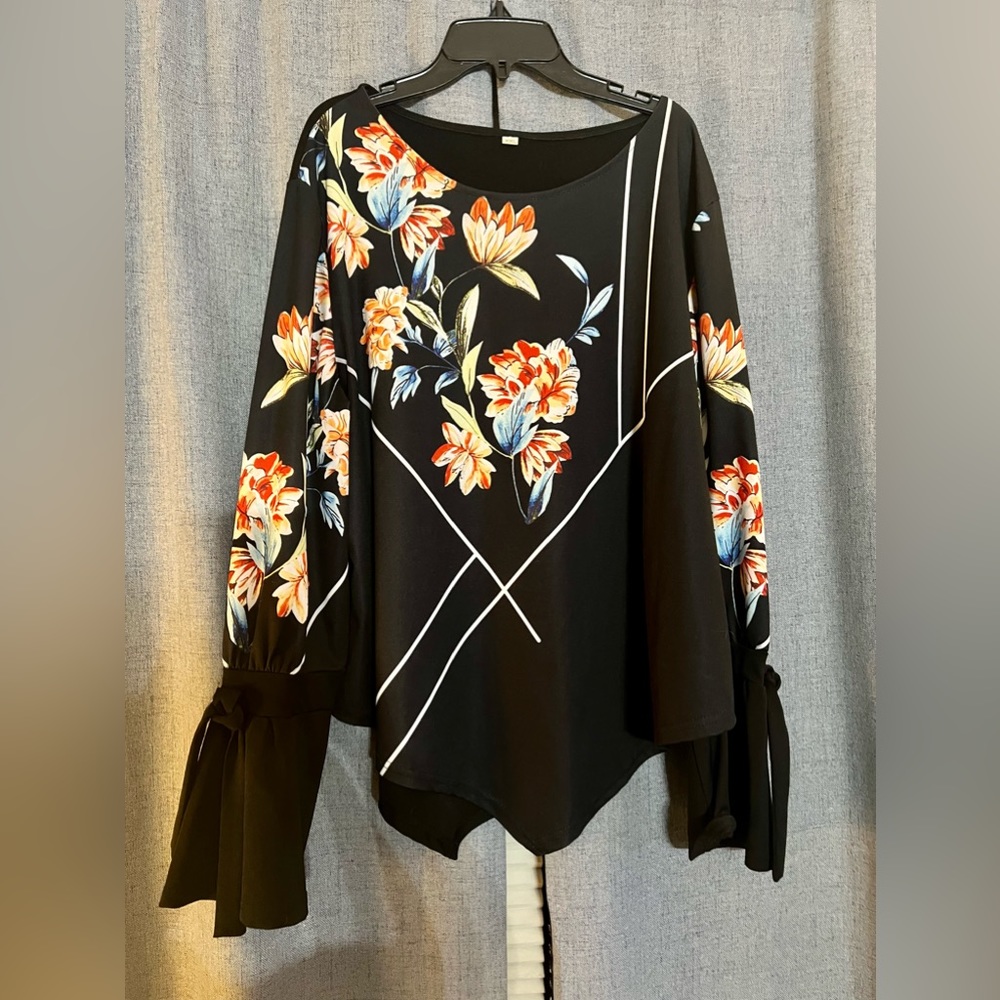 Black & Multicolor Floral LS flowy Asymmetrical blouse size XXL